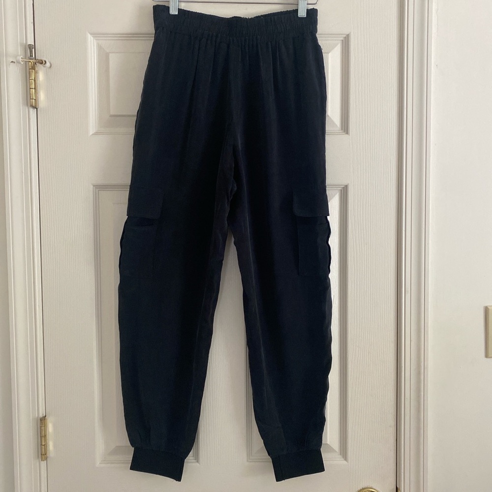 Alice + Olivia NWOT BLACK Cupro Cargo Joggers
